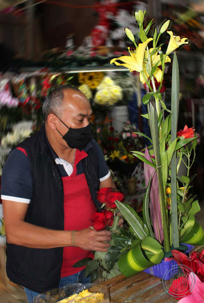 qrodigital-tradicion-flores-mercado-escobedo-5