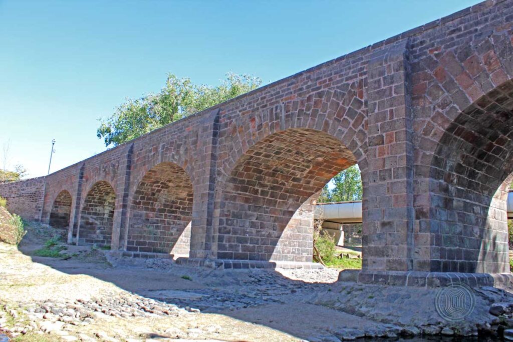 qrodigital-puente-de-la-historia-san-juan-queretaro-monumento-simbolo-de-la-ciudad-puente-abajo