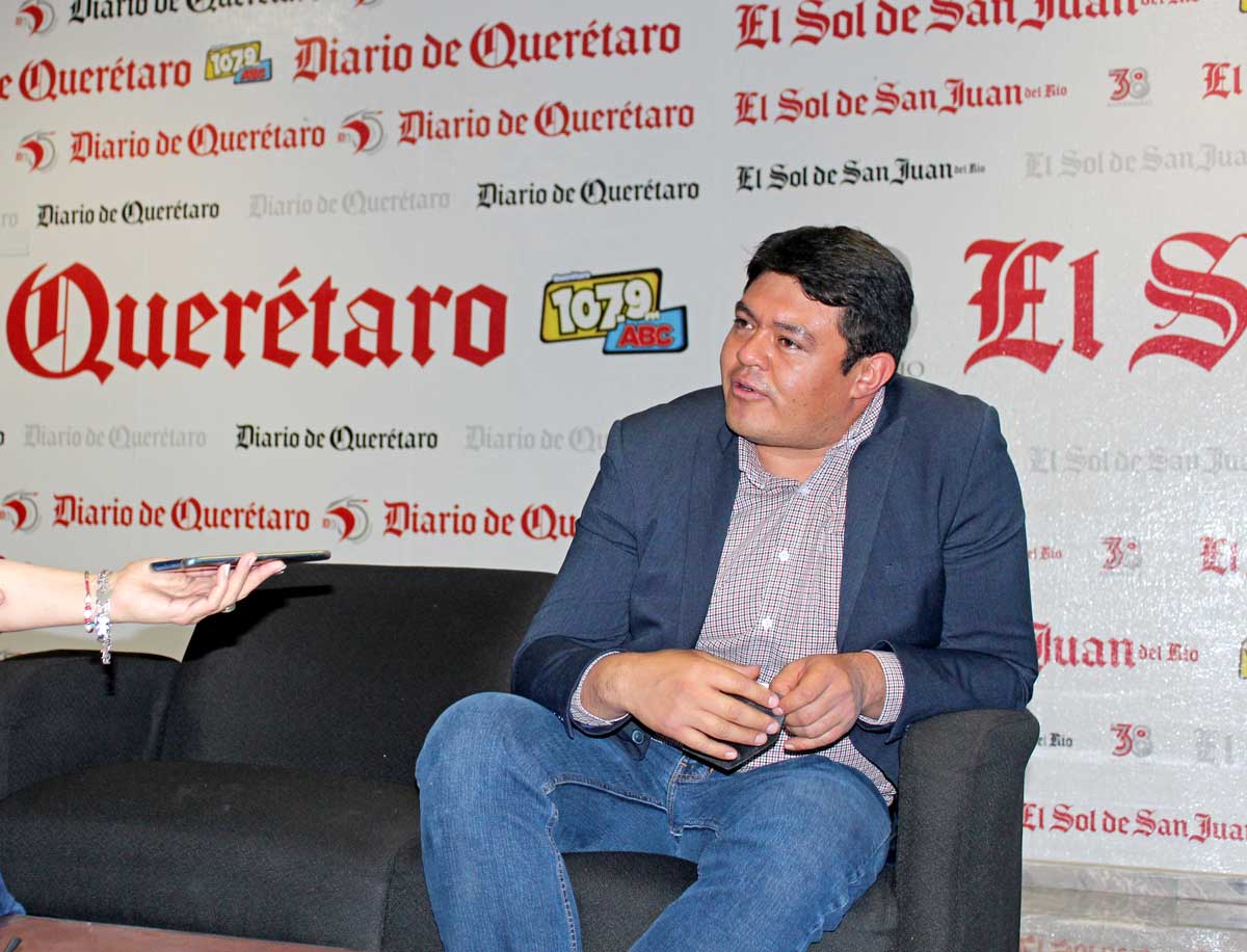 qrodigital-presidente-municipal-de-san-joaquin-invitando-al-evento