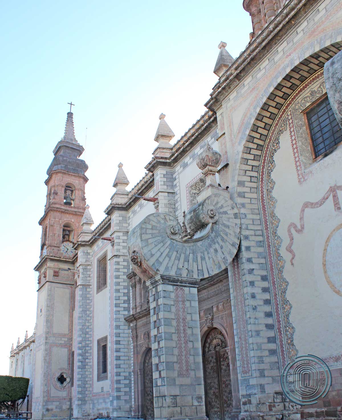 qrodigital-santa-rosa-de-viterbo-iglesia-con-diseno-barroco-queretaro-frente