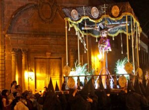 qrodigital-procesion-del-silencio-actos-y-tradiciones-viacrusis