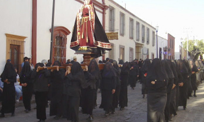 qrodigital-conmemoraciones-iconicas-semana-santa-viacrusis-y-procesión-del-silencio