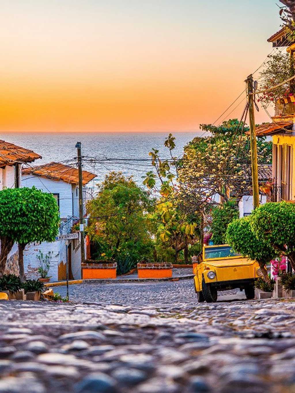 qrodigital-flair-airlines-puerto-vallarta-calles-turismo