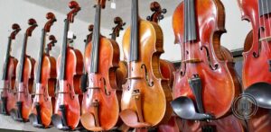 qrodigital-lauderia-estudias-un-instrumento-musical-de-arco-arte-cultura-musica-violines