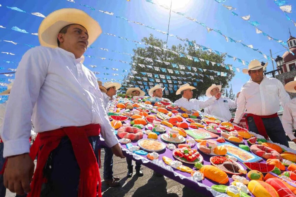 qrodigital-historias-paseo-del-buey-bendicion-recorrido-callejuelas-ofrenda